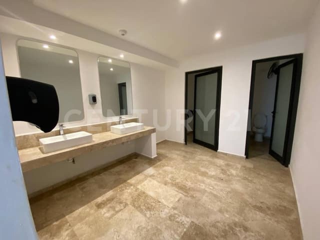 LOCAL EN VENTA PLAZA BULAN