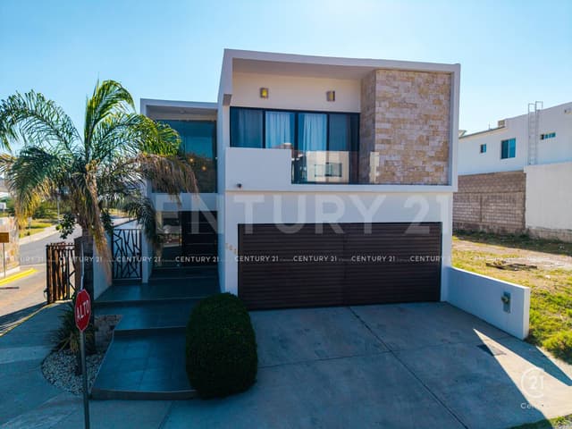 CASA EN VENTA EN FRACCIONAMIENTO BOSQUES DEL VALLE I EN CHIHUAHUA, CHIH.