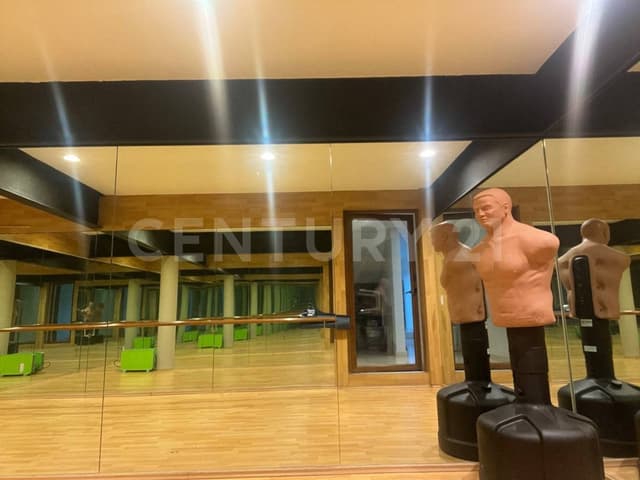 Espectacular CASA EN VENTA EN CUMBRES DE STA. FÉ