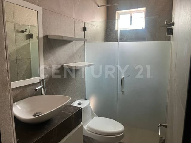 Residencia en Venta – Zona Exclusiva Col. Anáhuac, San Nicolás de los Garza