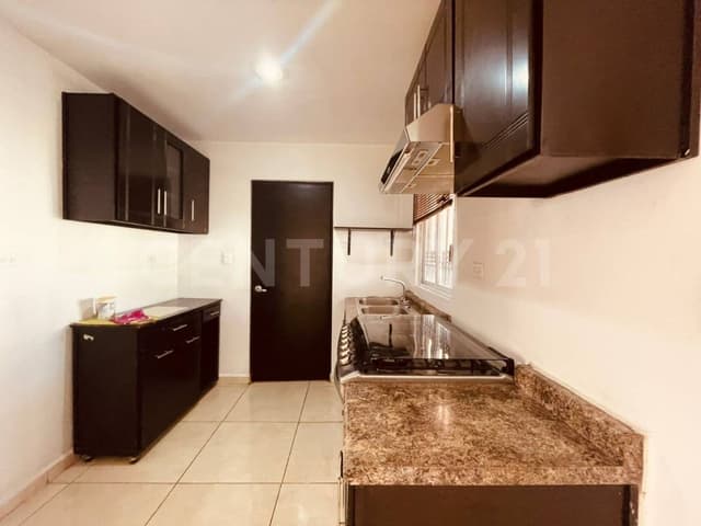 CASA EN VENTA PRIVADA ZONA AEROPUERTO