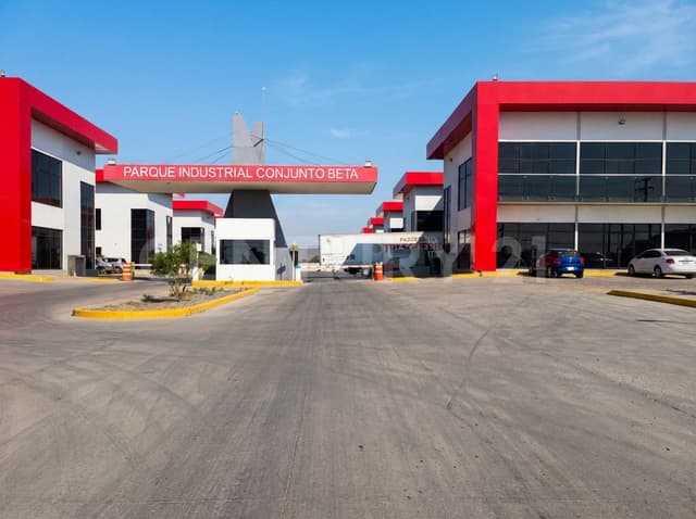 Bodega en Renta entre Aeropuerto Querétaro y Zibatá