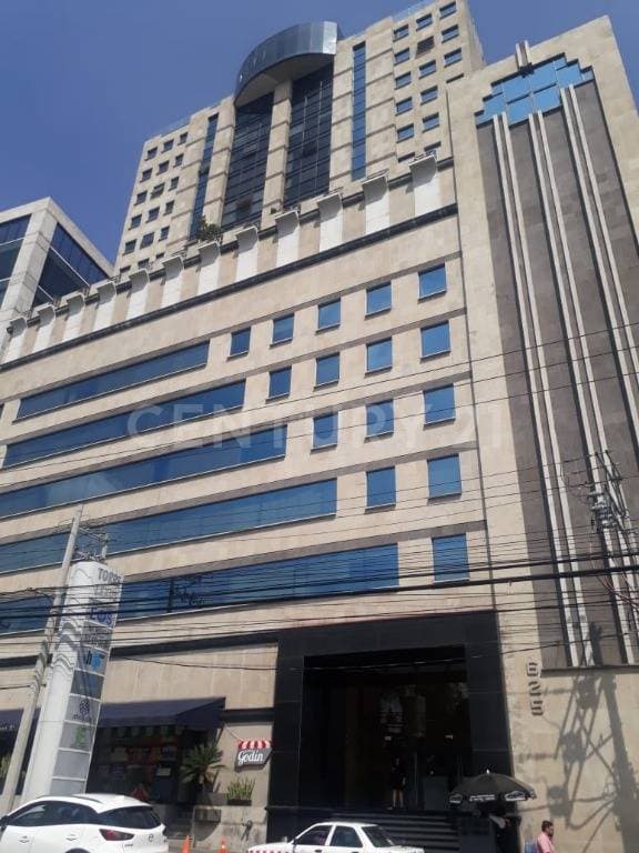 Oficina en Santa Fe con recepción, área de trabajo, sala de espera, 4 despachos