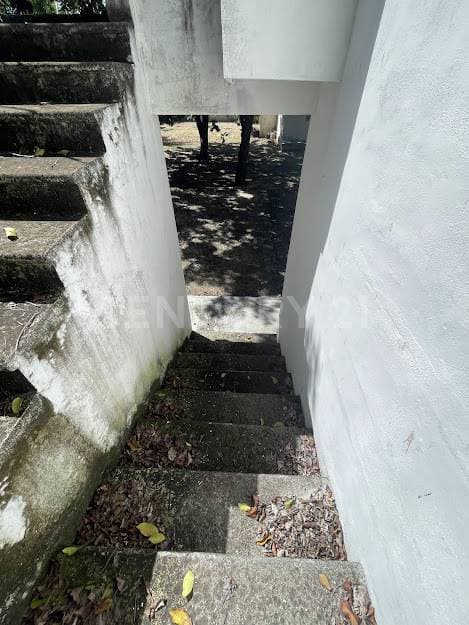 Propiedad con 2 depas tipo duplex en lote de 435 m