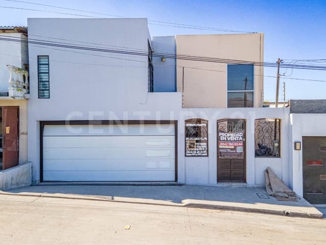 CASA EN VENTA EN JARDIN DORADO TIJUANA B.C.