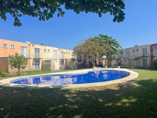 CASA EN CONDOMINIO EN VENTA EN EL FRACC. TULIPANES, ACAPULCO, GRO.