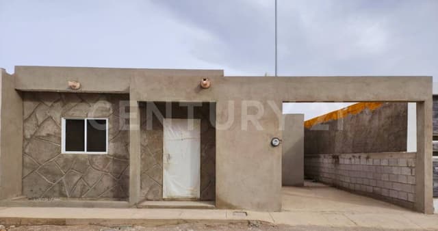 CASA EN VENTA EN FRACCIONAMIENTO ZAPATA, PARRAL