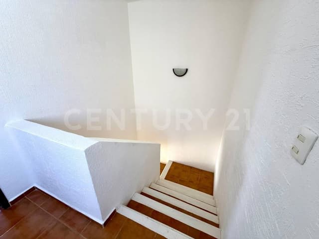 Casa en renta son muebles en la Toscana , Playa del Carmen ideal para oficinas