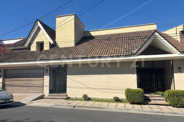 CASA EN RENTA EN DEL VALLE, SAN PEDRO GARZA GARCIA, NUEVO LEON