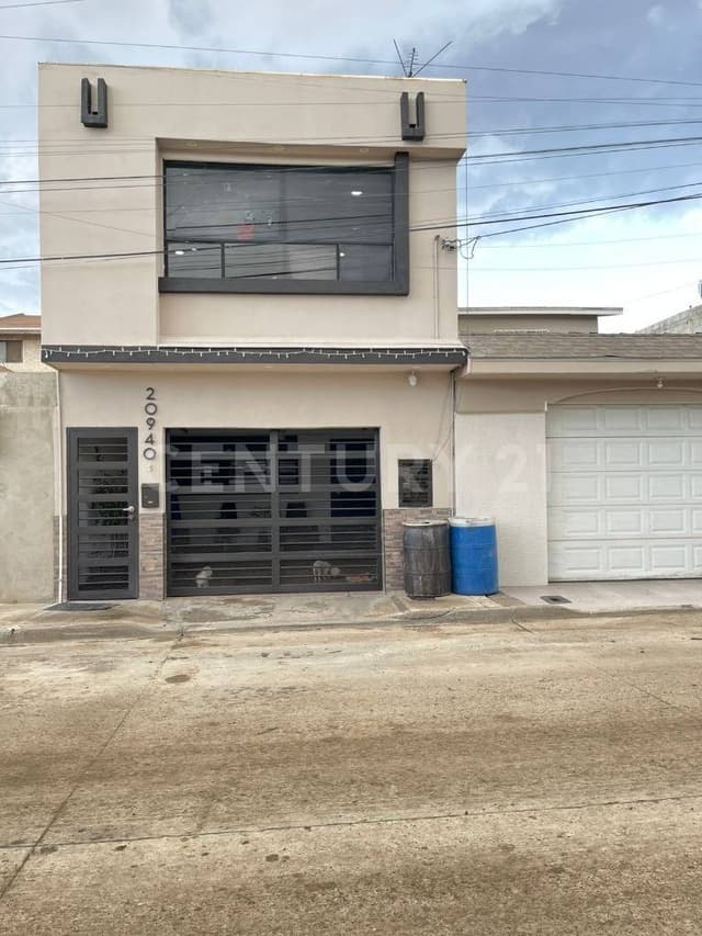CASA EN OTAY MAGISTERIAL