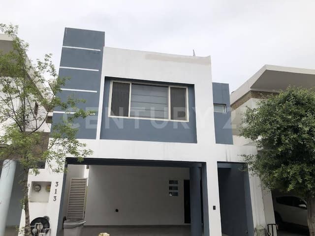 CASA EN RENTA EN COL. CENTRIKA EN MONTERREY