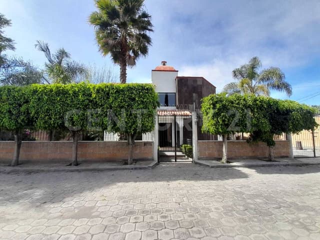 Casa en venta, a 2 minutos de Liverpool Moraleda