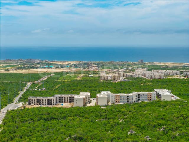 En venta departamento con terraza y vista al mar en Maralta, Cabo San Lucas