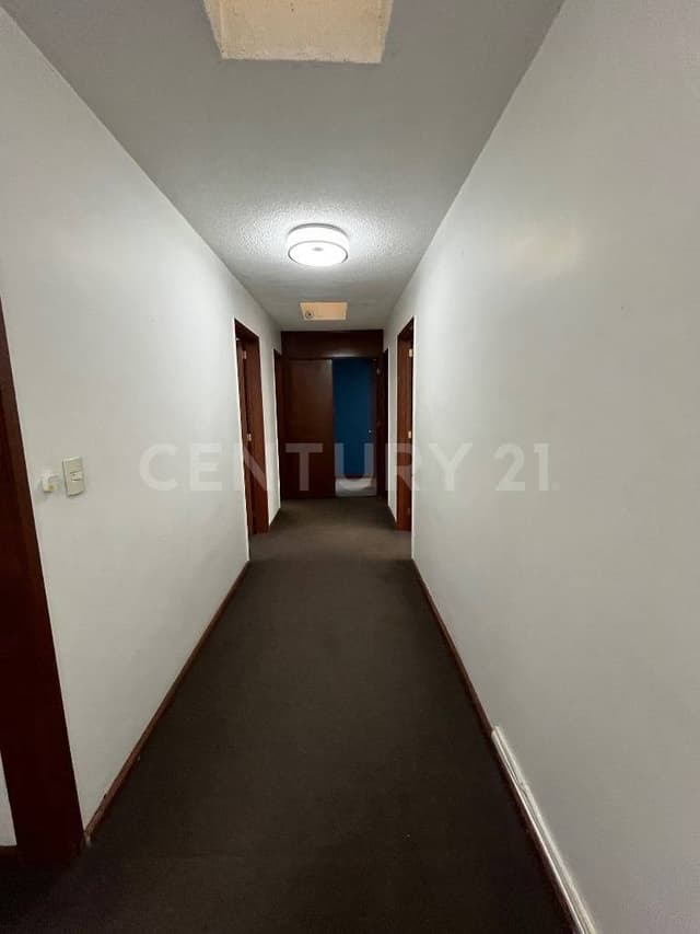 En 2do piso, a espaldas de Centro Mancar (a 1 calle de Insurgentes y Rio Mixc)