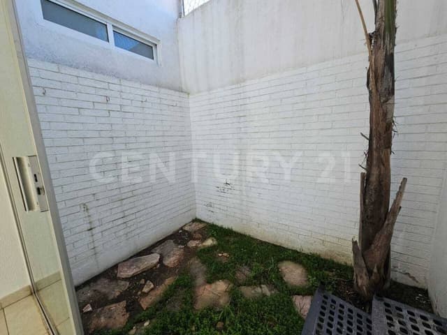 Casa en venta en Fracc. Caltiare Maralai, San Joaquin, Cuautlancingo, Puebla.