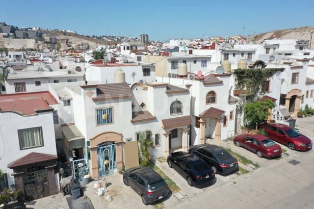 CASA EN RENTA, EN JARDINES DE AGUACALIENTE, TIJUANA, BAJA CALIFORNIA.