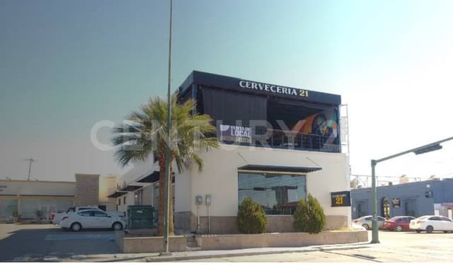 SE RENTA LOCAL COMERCIAL CON VOCACION PARA RESTAURANT BAR