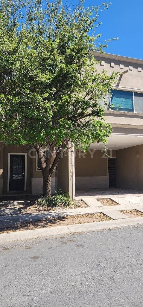 CASA EN RENTA EN COL. PRIVADAS DE CUMBRES EN MONTERREY