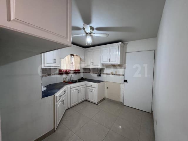 CASA EN RENTA en Residencial Viñedos, Los Mochis, Sinaloa.
