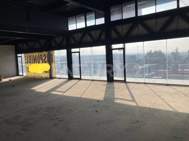 RENTA LOCAL COMERCIAL PLAZA NUBES EN SALTILLO