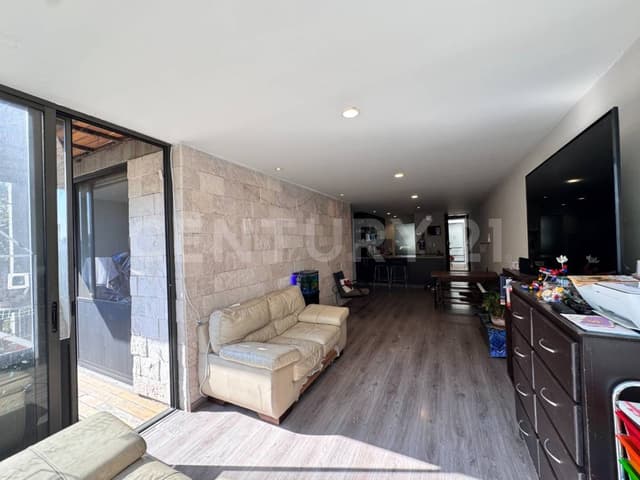 Depto en Benito Juárez con 2 estacionamientos y balcón