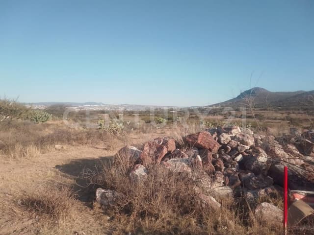 Terreno en Venta con amplio frente en Loma Linda, San Juan del Río, Querétaro.