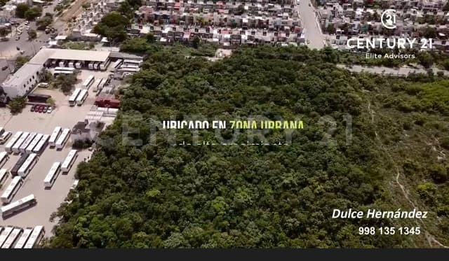 Venta terreno a 100 mts de avenida Chac mol entre 2 avenidas principales DH0222