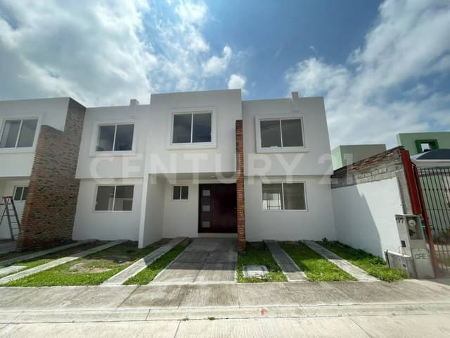 Casa en venta en fraccionamiento cerrado en San Juan del Rio, Qro