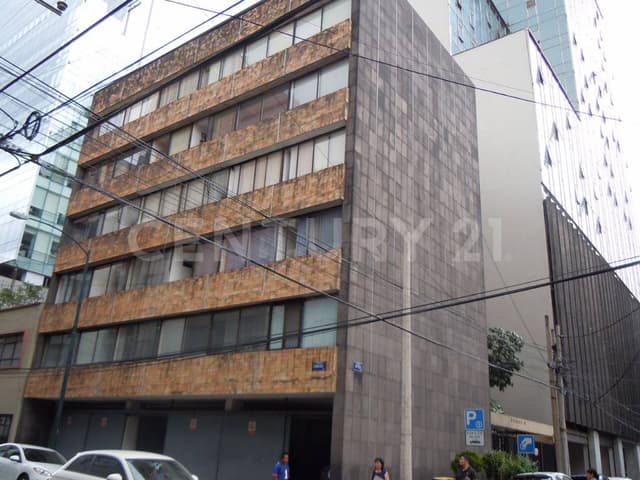 Frente a Liverpool Polanco en 3er piso