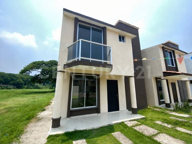 CASA EN VENTA EN FRACC. PALMA REAL, COMALCALCO, TABASCO