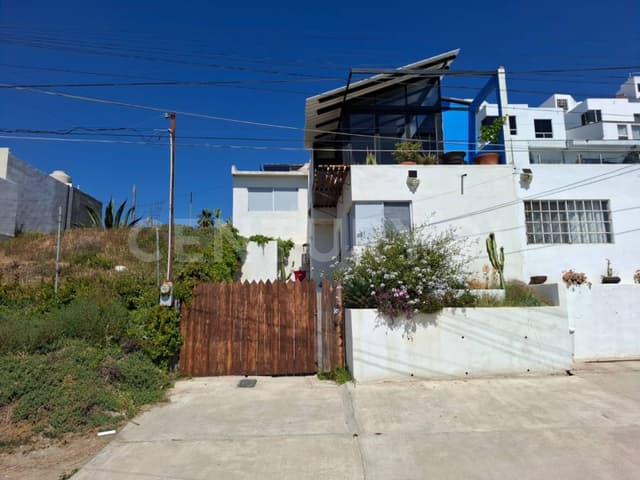 CASA EN RENTA AMUEBLADA EN LOMAS DEL SAUZAL, ENSENADA, B.C