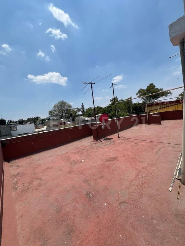 Amplia casa en venta