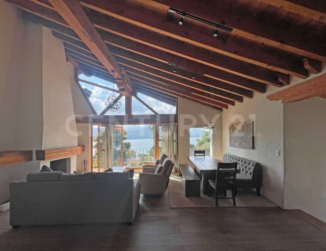 CASA EN VENTA CON VISTA AL LAGO VALLE DE BRAVO
