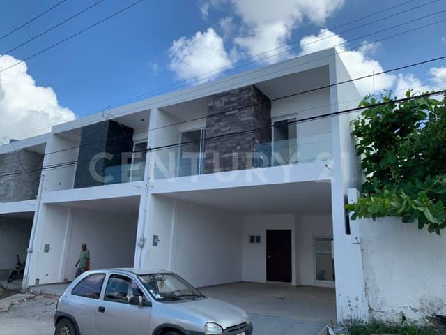 VENTA DE 5 CASAS COLONIA LOMA DE GALLO CD. MADERO TAMAULIPAS