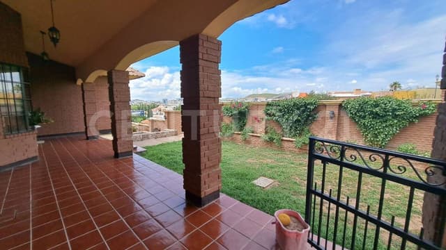 CASA EN VENTA, EN EL CAMPANARIO AMPLIO JARDIN IDEAL PARA FAMILIAS