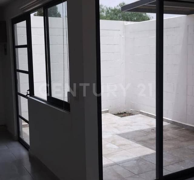 Renta Hermosa Casa NUEVA en Zakia, EL Marqués Querétaro