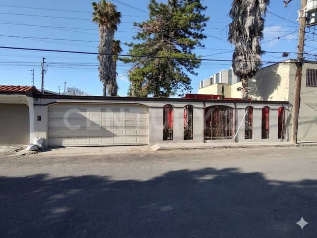 Casa en Venta en Las Palmas | Terreno Amplio con Potencial de Desarrollo