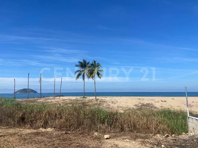 ¡Oportunidad Única de Inversión! Terreno de 2,480 m² Frente al Mar