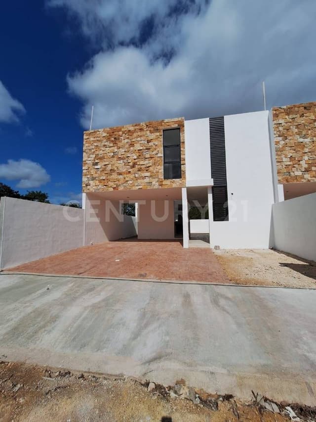 CASA EN VENTA EN REAL DE MONTEJO. MERIDA, YUCATAN.