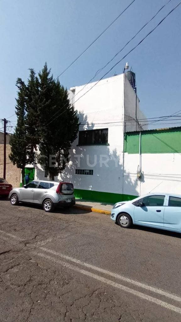 Edificio de oficinas en venta en Tlalnepantla