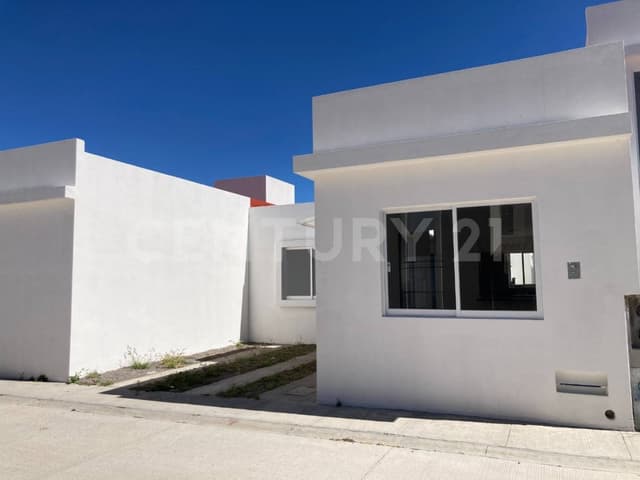 Casa en Venta en Fraccionamiento Chabacanos, San Juan del Río, Querétaro.