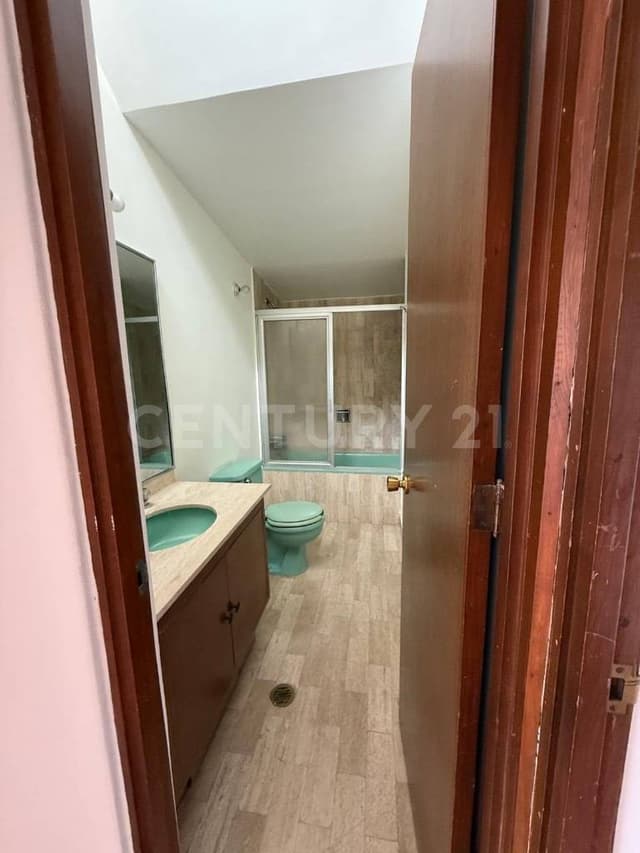 Amplia casa en renta con jardín, terraza y espacio ideal para oficina