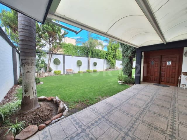 Casa en venta en la Col. Santa Cruz Buena Vista, Zavaleta, Puebla.