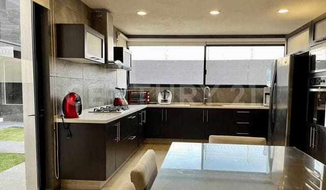 VENTA CASA 4 RECÁMARAS(UNA EN PB)FRACC.LA MISIÓN,LATERAL VIA ATLIXCAYOTL,PUEBLA