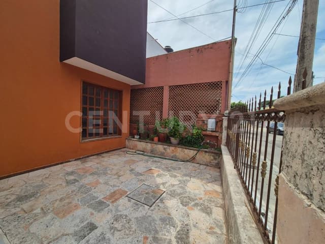Casa en venta cerca de parque La Plancha Mérida. Con departamento independiente.