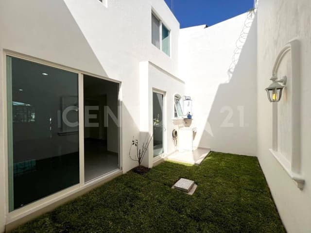 Casa en Renta Condominio Rinconada de San Isidro con acceso controlado