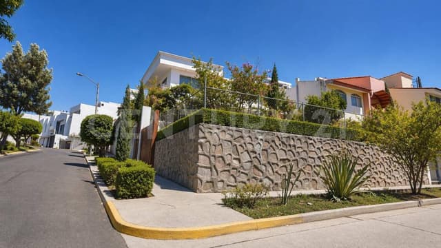 Casa En Renta, Av Valle de Atemajac, Col Pinares de la Calma, Zapopan, Jal
