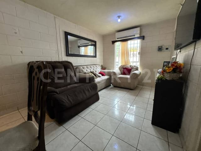 CASA EN ESQUINA ALTURAS DEL SUR