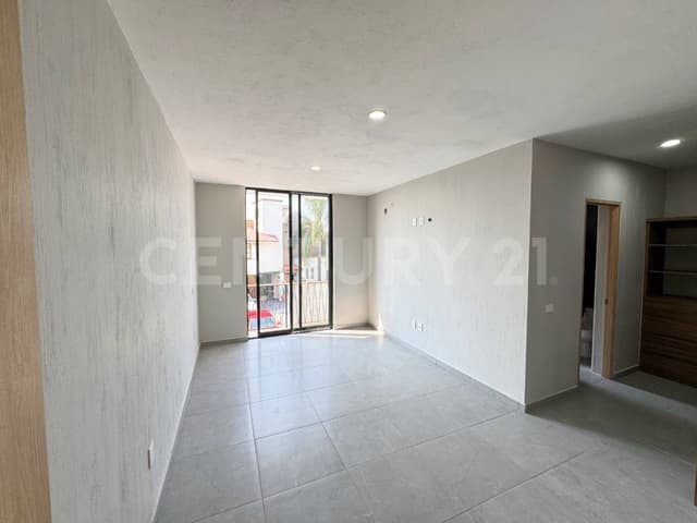 Casa en Venta con Acabados Modernos en Residencial Sendero de las Moras