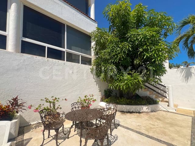 CASA A LA VENTA EN CONDESA ACAPULCO GRO